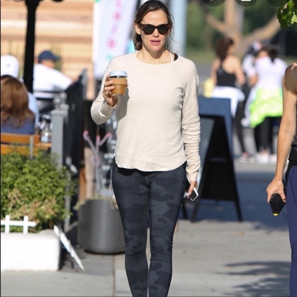 ALO Yoga CAMO High Waist VAPOR Black Gray Full Length Leggings Sz XS - Picture 11 of 16